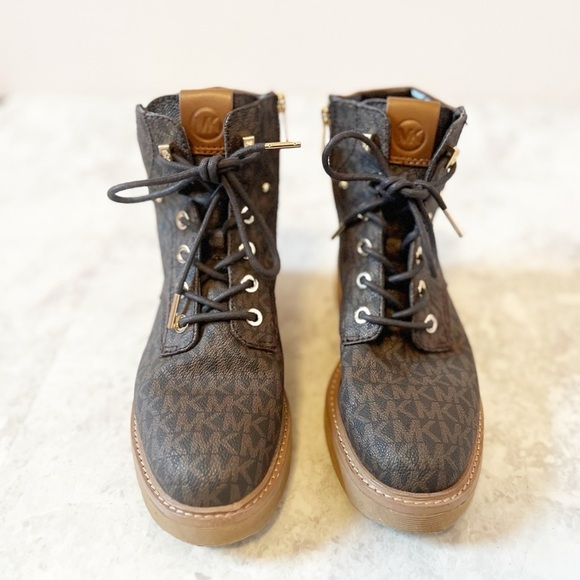 Michael Michael Kors Trudy Logo Boots Initials Brown Lace Up Womens 7.5 Booties - Picture 2 of 9